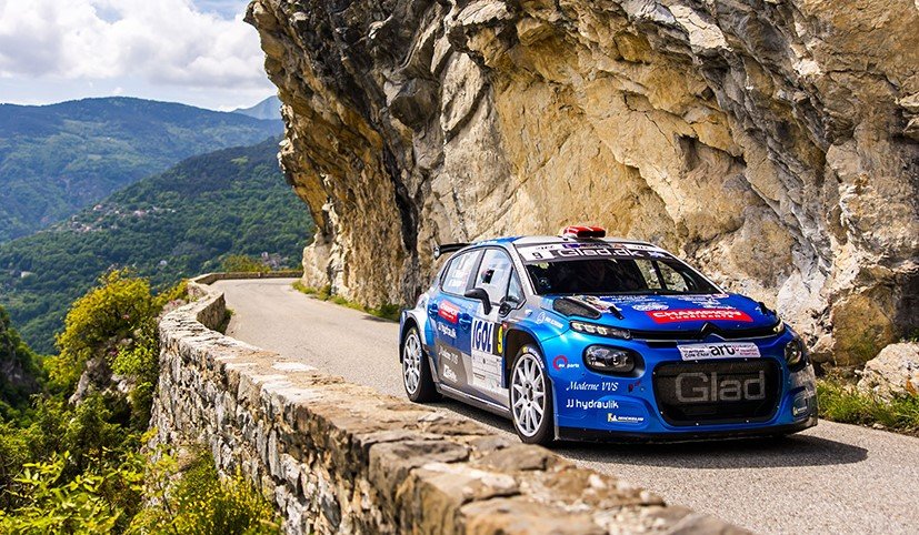 Kenneth Madsen fra Team GLAD Sport på de udfordrende franske bjergveje i Rallye d’Antibes Cote d’Azur tæt på Middelhavskysten.
(Foto: Bastien Roux Photographie)